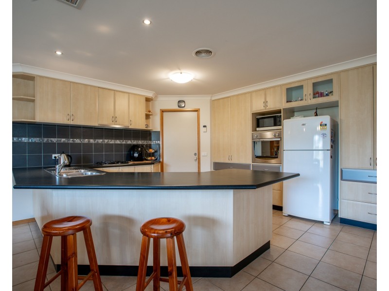 33 Innisbrook Avenue, Wodonga VIC 3690