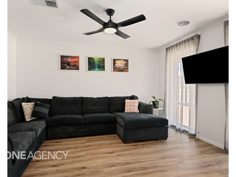 24 Gibson Boulevard, Tangambalanga VIC 3691