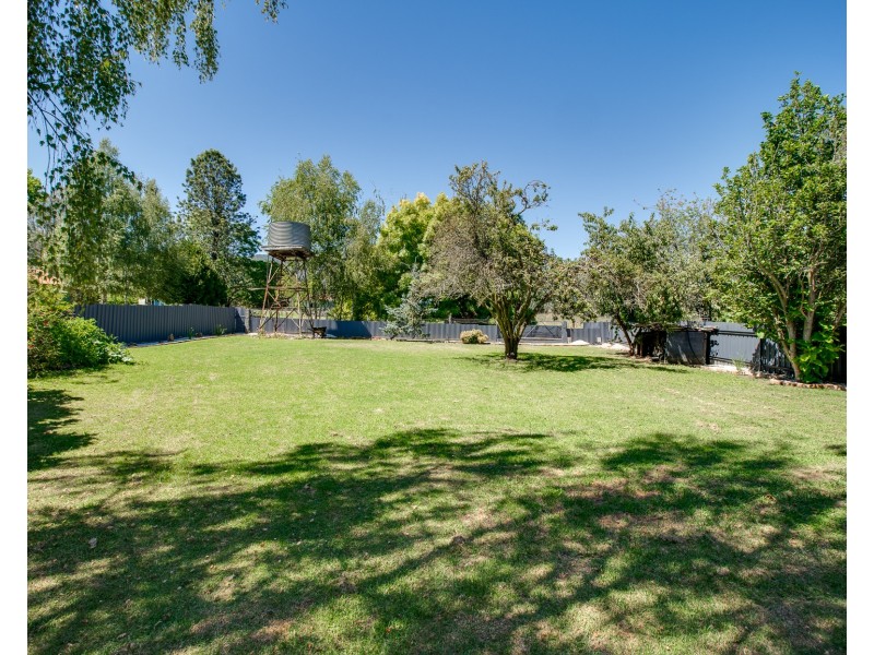 3806 OMEO HIGHWAY, Eskdale VIC 3701