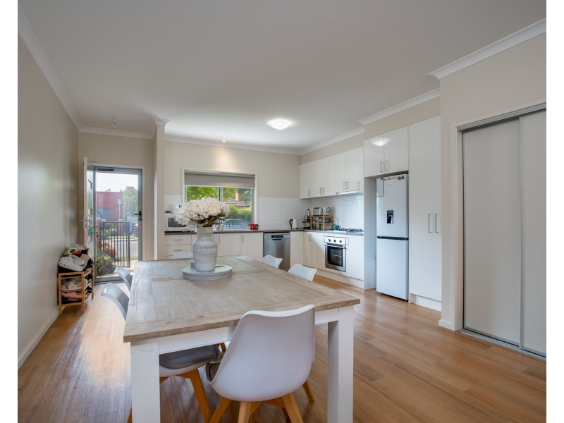 27 BEECH STREET, Wodonga VIC 3690