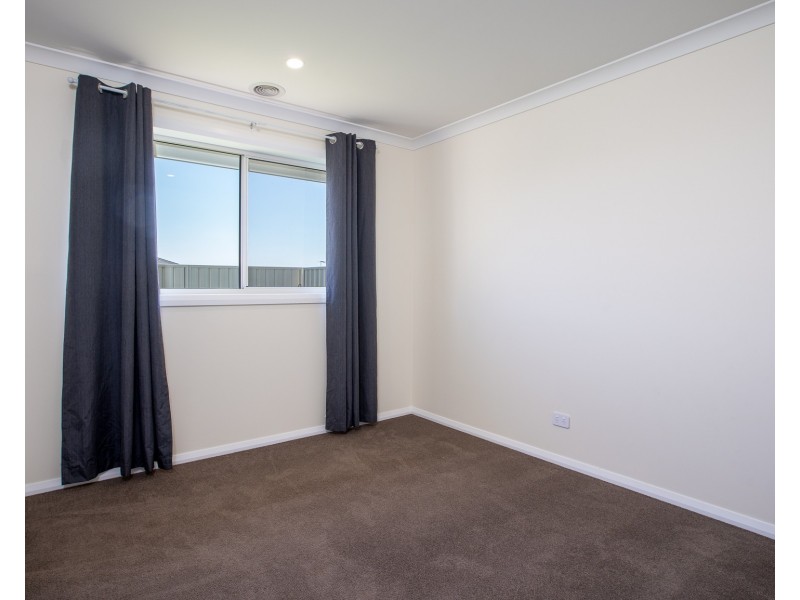 8 Maitland Crescent, Wodonga VIC 3690