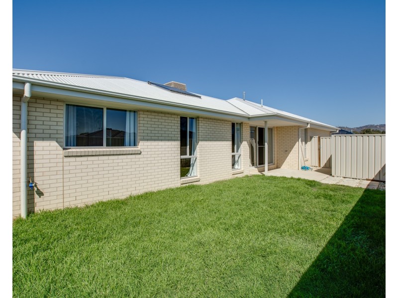 8 Maitland Crescent, Wodonga VIC 3690