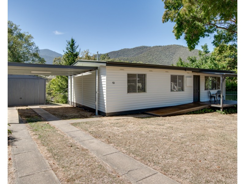13 COLEMAN COURT, Dartmouth VIC 3701