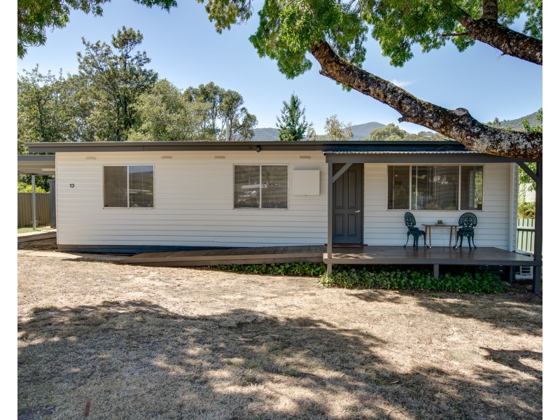 13 COLEMAN COURT, Dartmouth VIC 3701