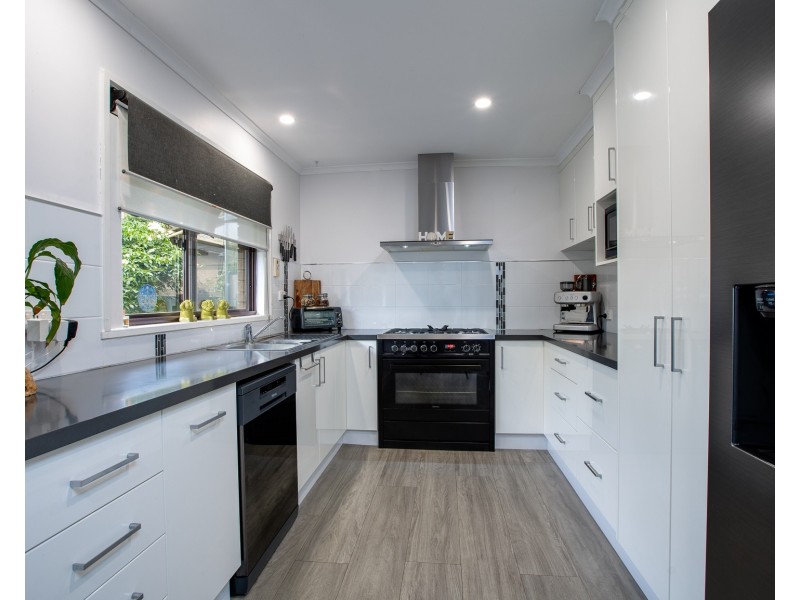 13 Jasper Close, Wodonga VIC 3690