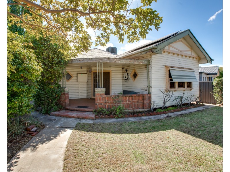 156 LAWRENCE STREET, Wodonga VIC 3690