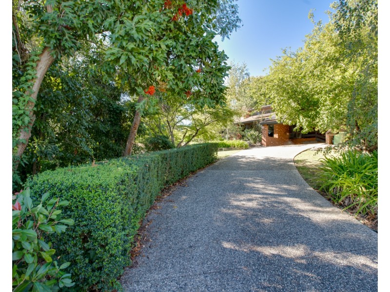 4 ARDERN PLACE, Wodonga VIC 3690