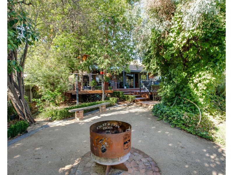 4 ARDERN PLACE, Wodonga VIC 3690