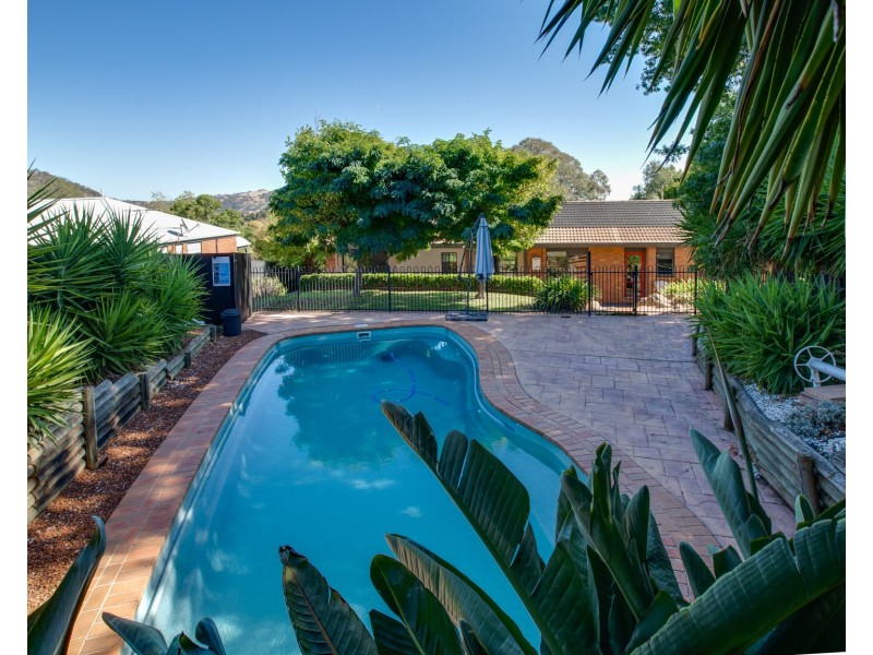 4 ARDERN PLACE, Wodonga VIC 3690