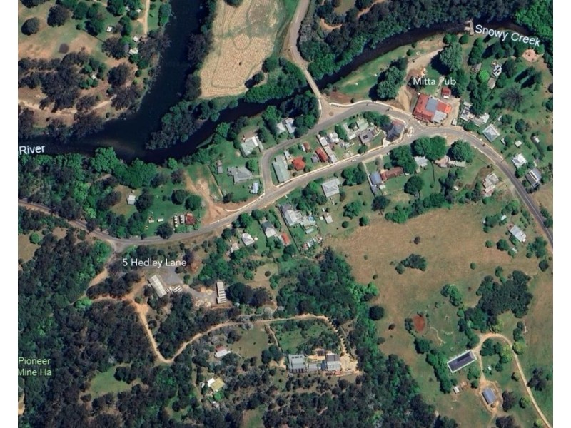 5 HEDLEY LANE, Mitta Mitta VIC 3701