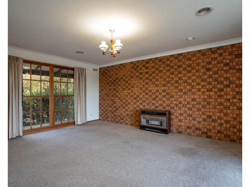 15 HALLAWELL CRESCENT, Wodonga VIC 3690