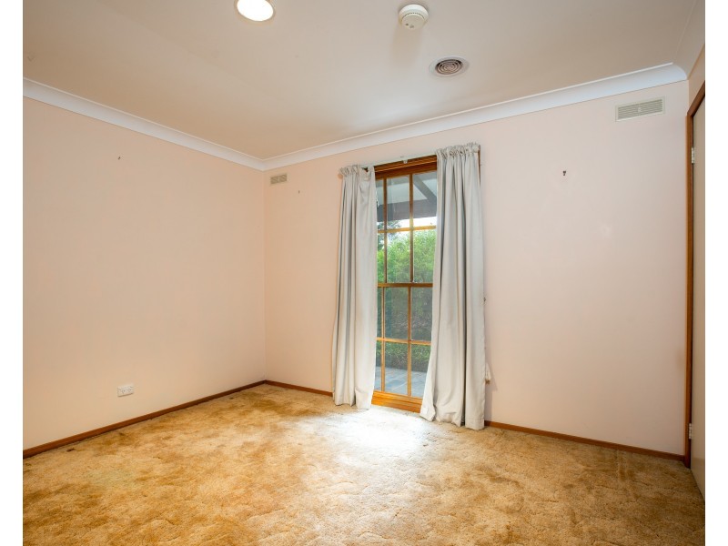 15 HALLAWELL CRESCENT, Wodonga VIC 3690