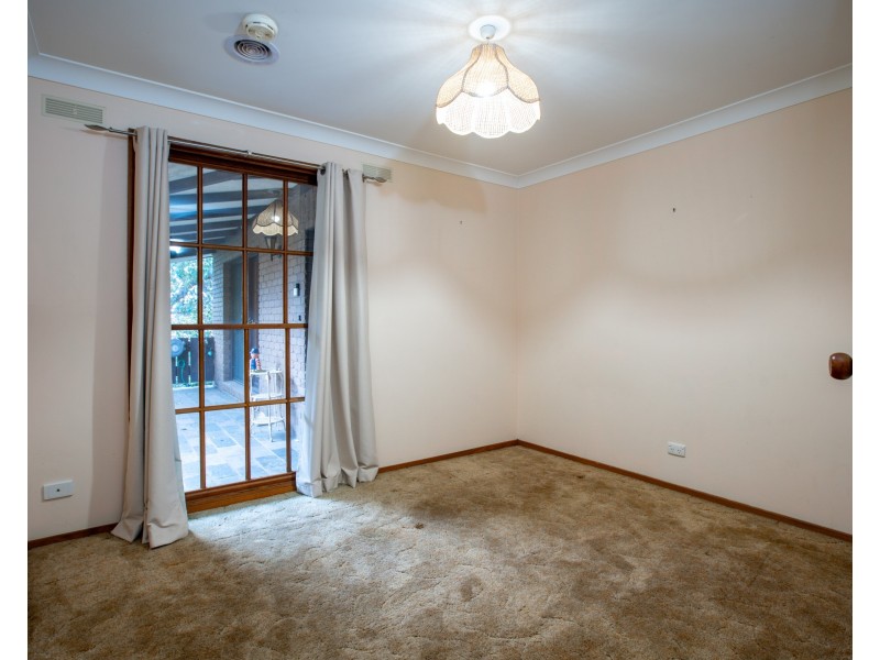 15 HALLAWELL CRESCENT, Wodonga VIC 3690