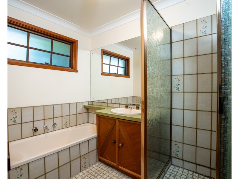 15 HALLAWELL CRESCENT, Wodonga VIC 3690