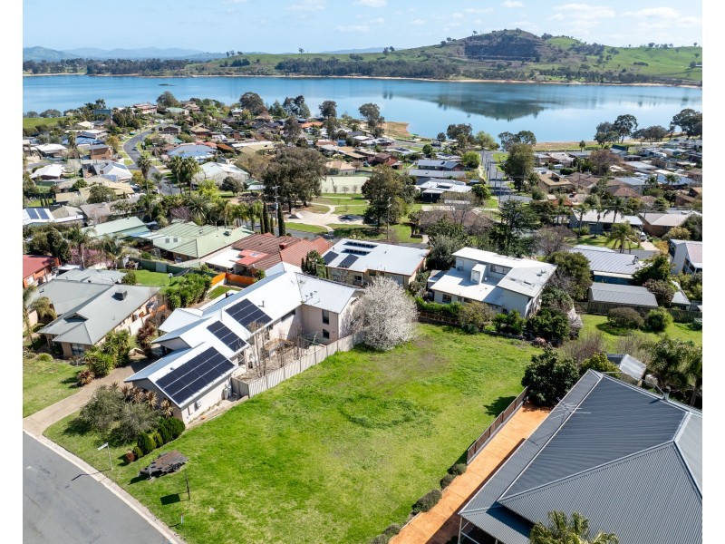 11 ELIZABETH CRESCENT, Bellbridge VIC 3691