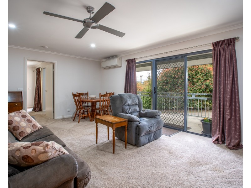 8 TOKES CRESCENT, Dartmouth VIC 3701