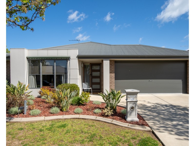 17 INWOOD CRESCENT, Wodonga VIC 3690