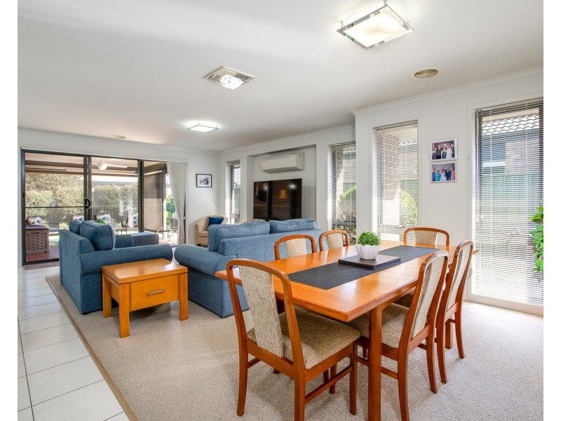 17 INWOOD CRESCENT, Wodonga VIC 3690