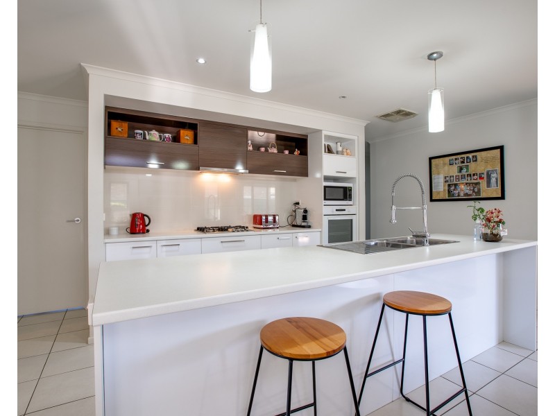 17 INWOOD CRESCENT, Wodonga VIC 3690
