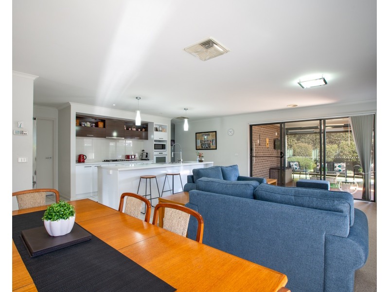17 INWOOD CRESCENT, Wodonga VIC 3690