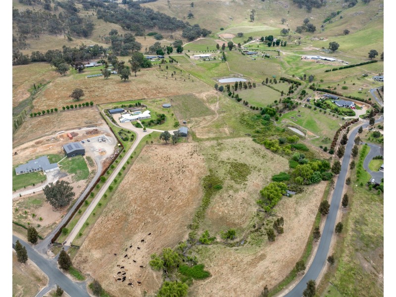 198 COYLES ROAD, West Wodonga VIC 3690