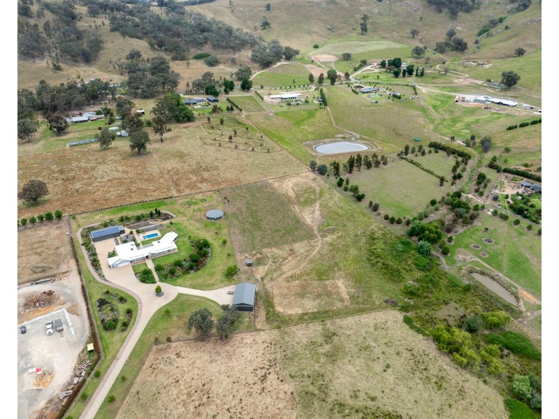 198 COYLES ROAD, West Wodonga VIC 3690