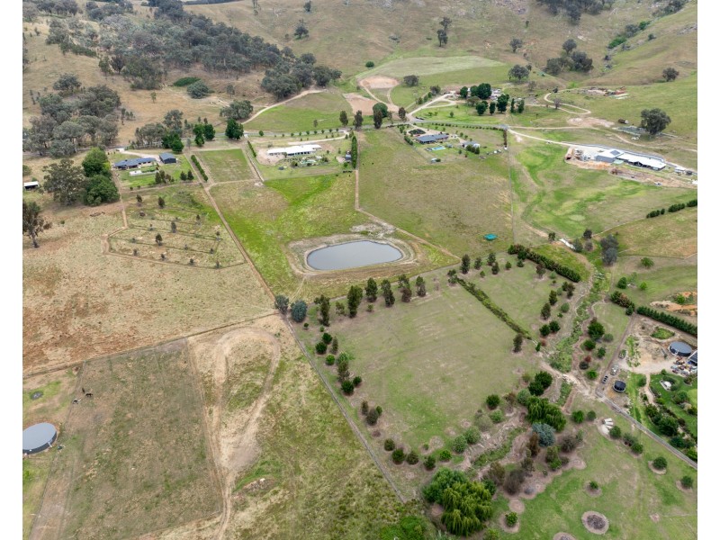 198 COYLES ROAD, West Wodonga VIC 3690