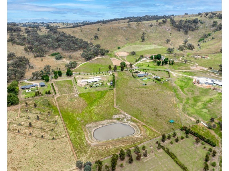 198 COYLES ROAD, West Wodonga VIC 3690