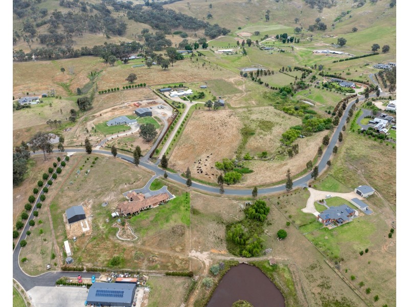 198 COYLES ROAD, West Wodonga VIC 3690