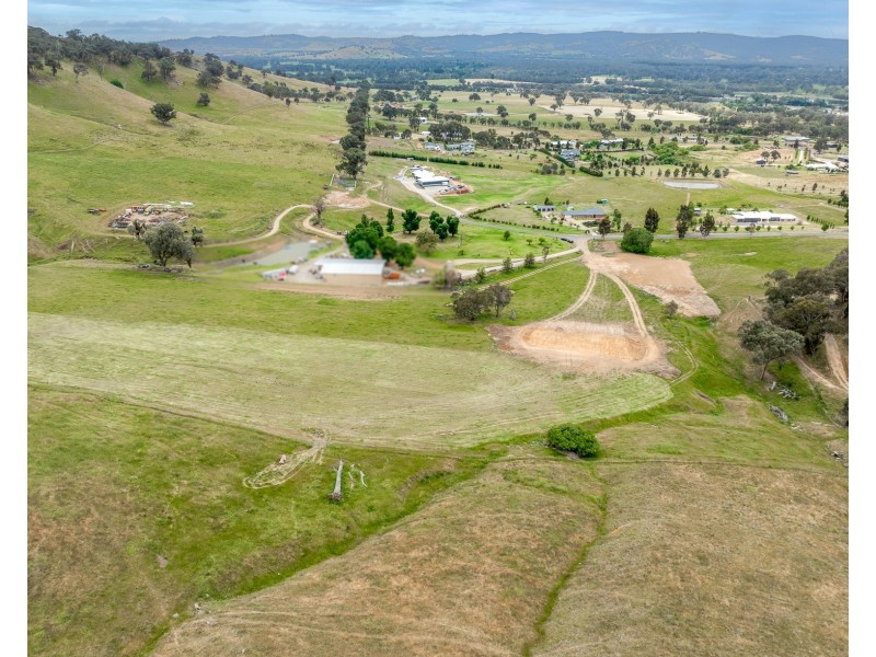 198 COYLES ROAD, West Wodonga VIC 3690