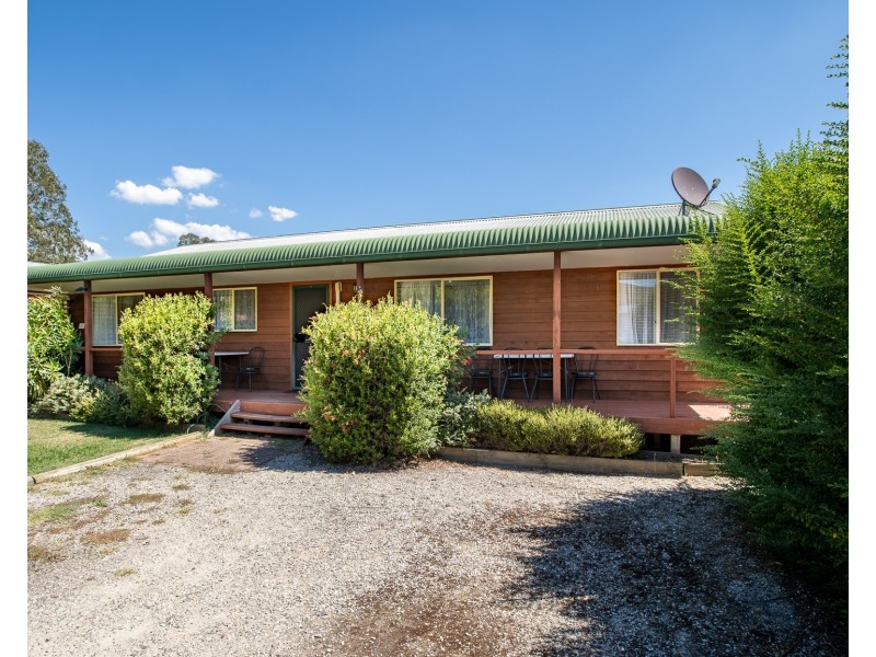 3 TOKES CRESCENT, Dartmouth VIC 3701
