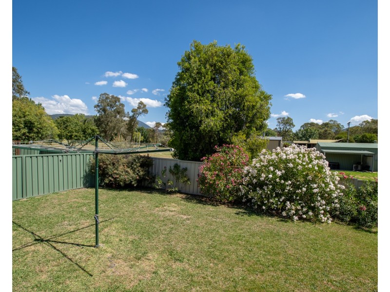 3 TOKES CRESCENT, Dartmouth VIC 3701