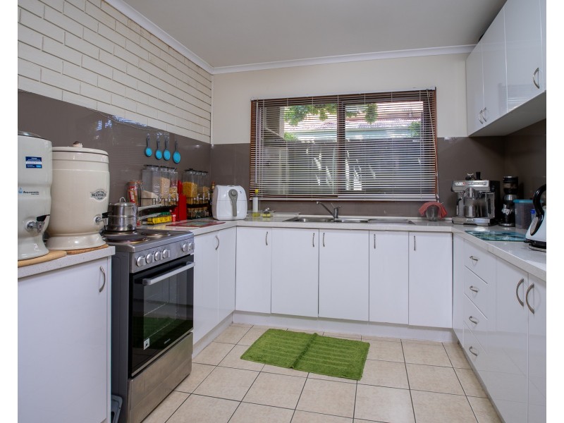 26 CONNESS STREET, Chiltern VIC 3683