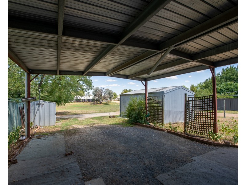 26 CONNESS STREET, Chiltern VIC 3683