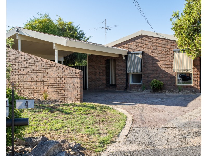4 DRUMMOND COURT, West Wodonga VIC 3690