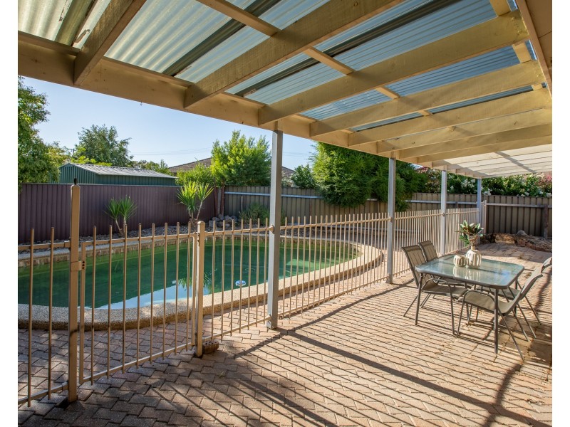 4 DRUMMOND COURT, West Wodonga VIC 3690