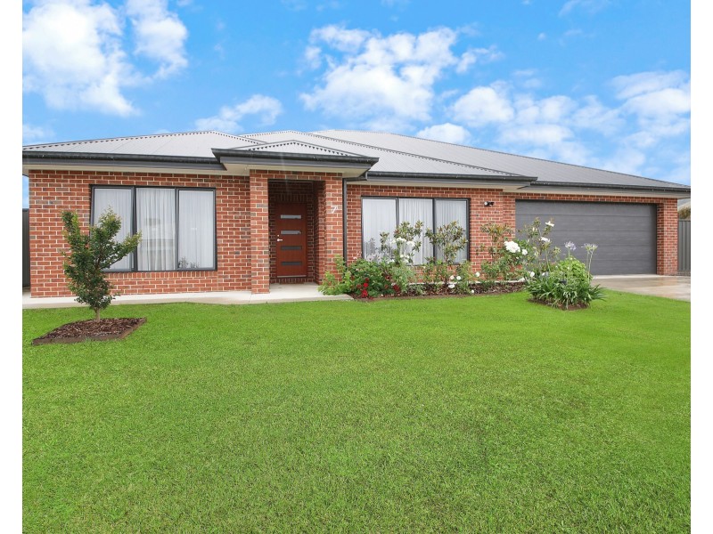 7 KIDMAN DRIVE, Tangambalanga VIC 3691