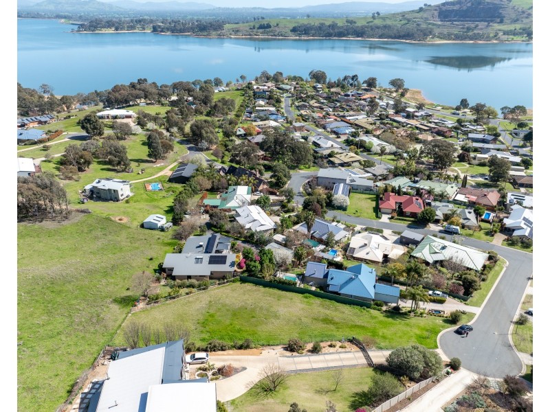 4 SPY COURT, Bellbridge VIC 3691