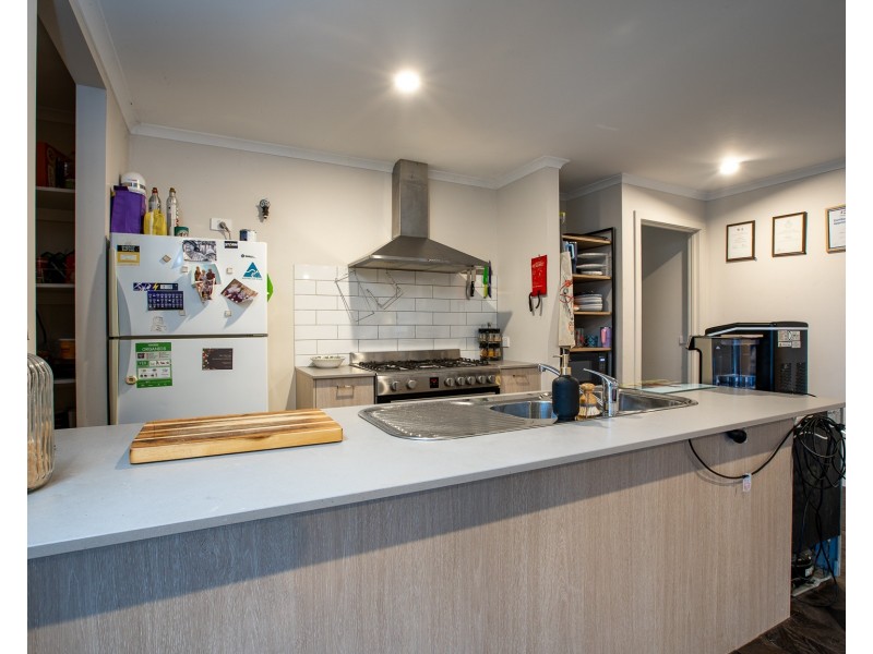 6 BROOME STREET, Bethanga VIC 3691