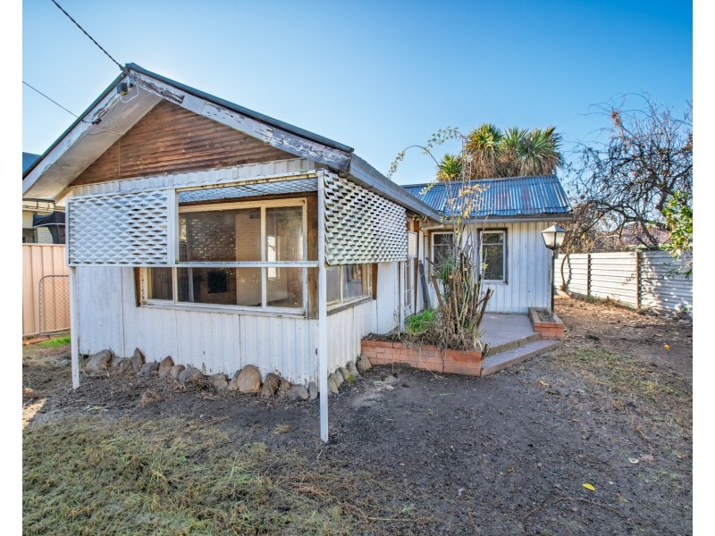 2 CROYLAND STREET, Wodonga VIC 3690