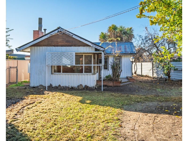 2 CROYLAND STREET, Wodonga VIC 3690