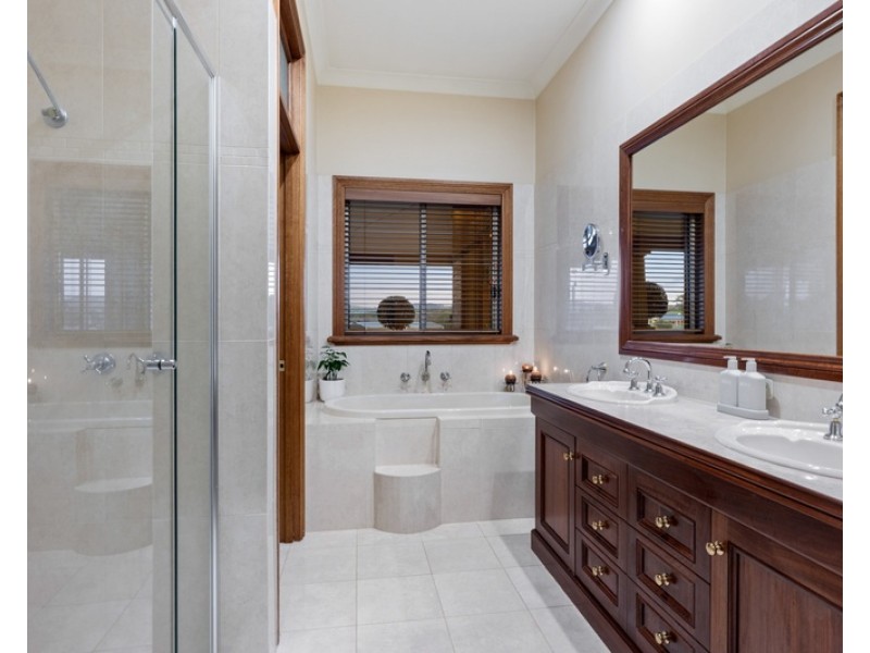 55 CLANDEBOYE ROAD, Baranduda VIC 3691
