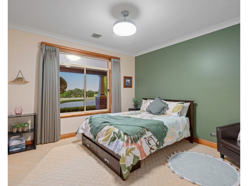 55 CLANDEBOYE ROAD, Baranduda VIC 3691