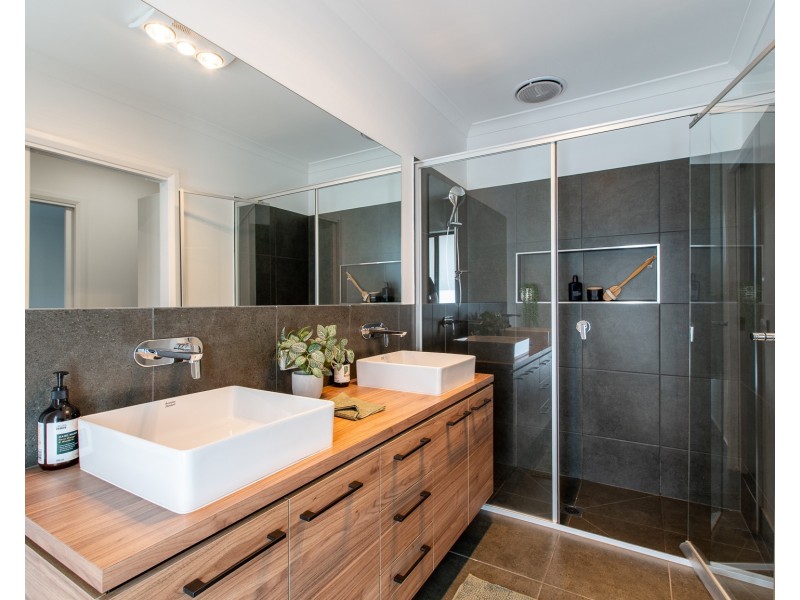 5 JUNO LANE, West Wodonga VIC 3690