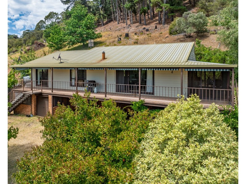 40 GILTRAPS ROAD, Mitta Mitta VIC 3701