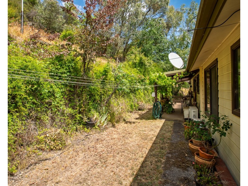 40 GILTRAPS ROAD, Mitta Mitta VIC 3701