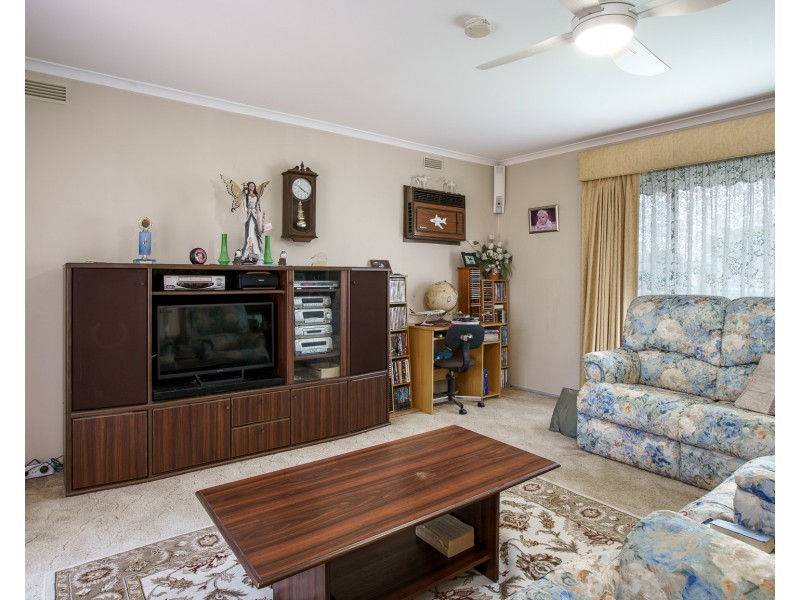 10 ANGUS AVENUE, West Wodonga VIC 3690