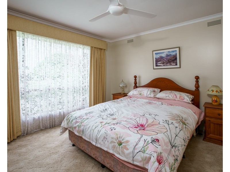 10 ANGUS AVENUE, West Wodonga VIC 3690