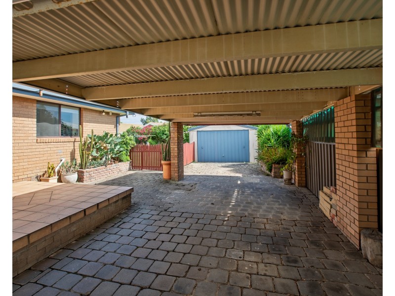 10 ANGUS AVENUE, West Wodonga VIC 3690