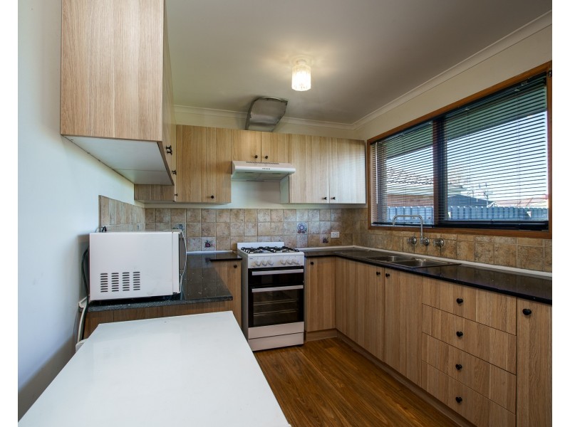 411 LAWRENCE STREET, West Wodonga VIC 3690